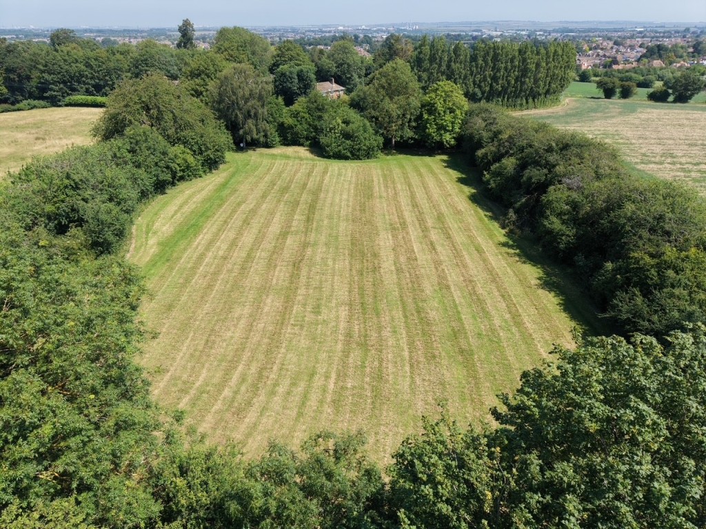Lot: 26 - FREEHOLD LAND - Aerial shot of the land 2